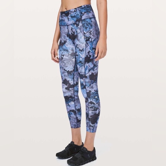 Lululemon Fast & Free 7/8 Tight II *Nulux 25"
Screen Camo Multi - Picture 1 of 11